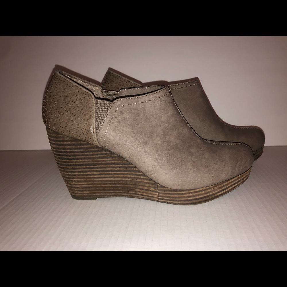 Dr. Scholls’ Wedge Booties women’s size 9.5